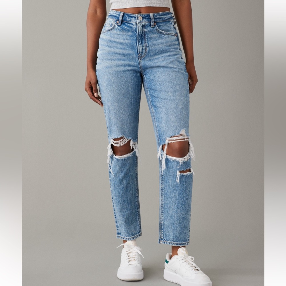 AE Strigid Ripped Mom Jean Blown Out Blue